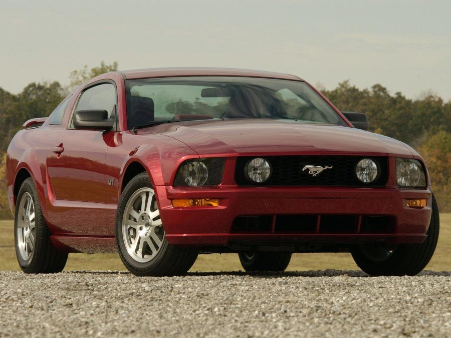 Ford Mustang GT 2005 года  (фото 204 из 209)